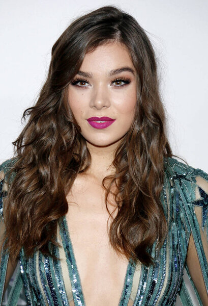 actress Hailee Steinfeld