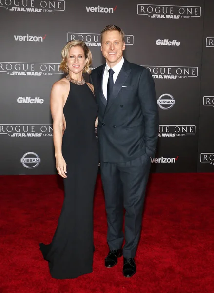 Alan Tudyk ve Charissa Barton