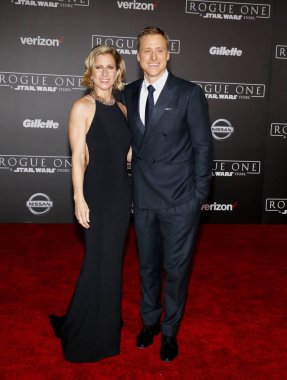 Alan Tudyk ve Charissa Barton