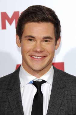 Aktör Adam Devine