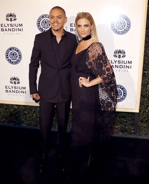 Evan Ross e Ashlee Simpson — Fotografia de Stock