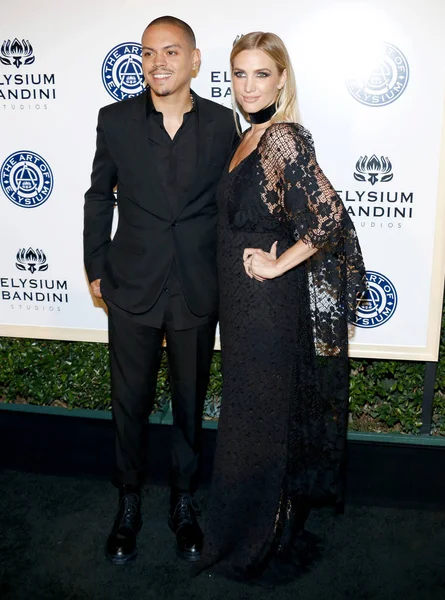 アシュリー · シンプソンとエヴァン ・ ロス — ストック編集用写真