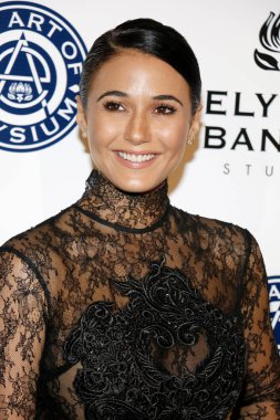 aktris emmanuelle chriqui