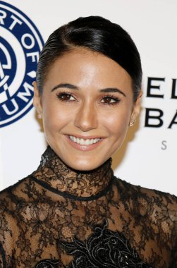 aktris emmanuelle chriqui