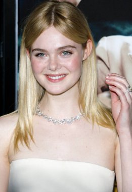 Oyuncu Elle Fanning