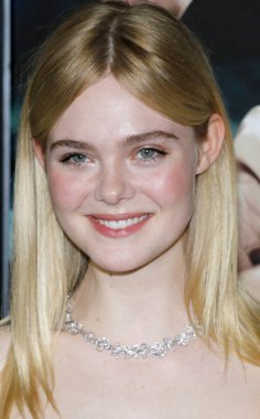 Oyuncu Elle Fanning