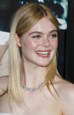 Oyuncu Elle Fanning