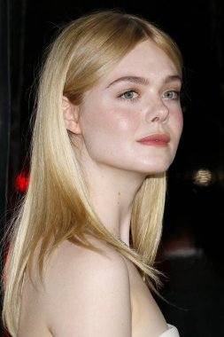Oyuncu Elle Fanning