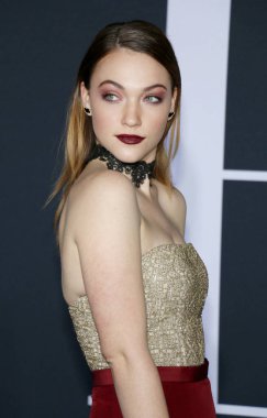 oyuncu Violett Beane