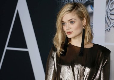 aktris Bella Heathcote