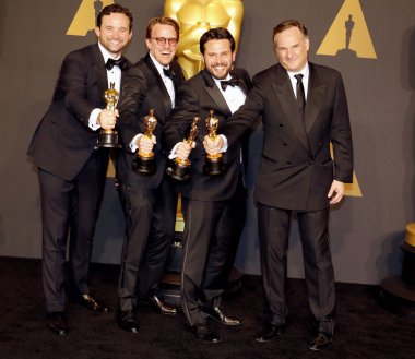 Adam Valdez ve Robert Legato