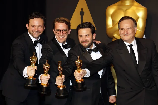 Adam Valdez ve Robert Legato