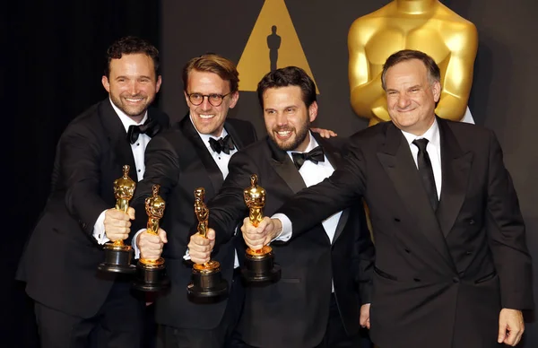 Adam Valdez ve Robert Legato