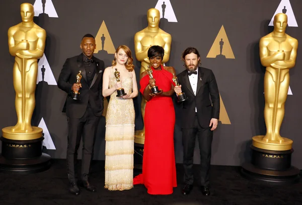 ヴィオラ ・ デイヴィス、ケイシー ・ アフレック、Mahershala アリ、エマ · ストーン — ストック写真