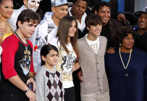 Justin Bieber, Prince Michael, koc i Paris Jackson — Zdjęcie stockowe