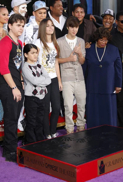 Justin Bieber, Prince Michael, Blanket et Paris Jackson — Photo