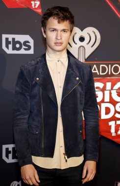 sinema oyuncusu Ansel Elgort