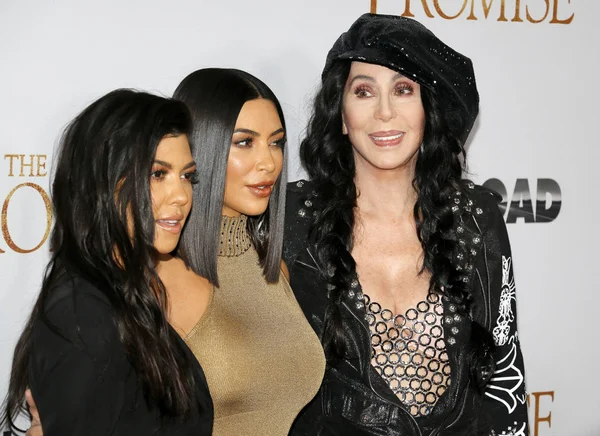 West van Kim Kardashian, Kourtney Kardashian en Cher — Stockfoto