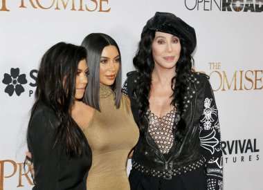 Kim Kardashian West, Cher ve Kourtney Kardashian