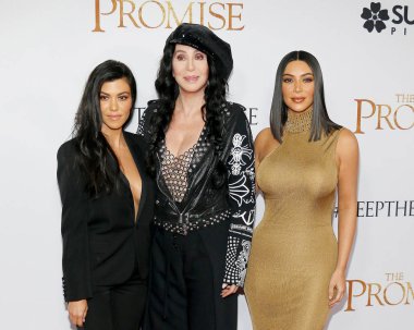 Kim Kardashian West, Cher ve Kourtney Kardashian
