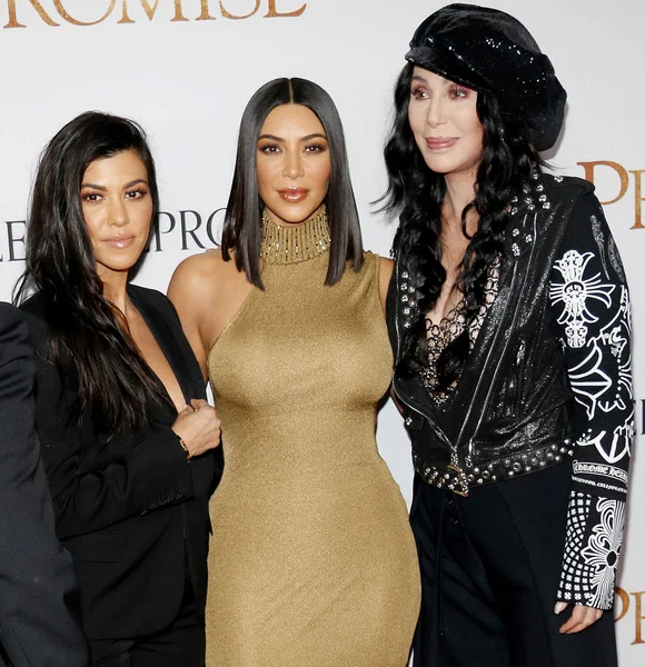 Kim Kardashian West, Cher y Kourtney Kardashian —  Fotos de Stock