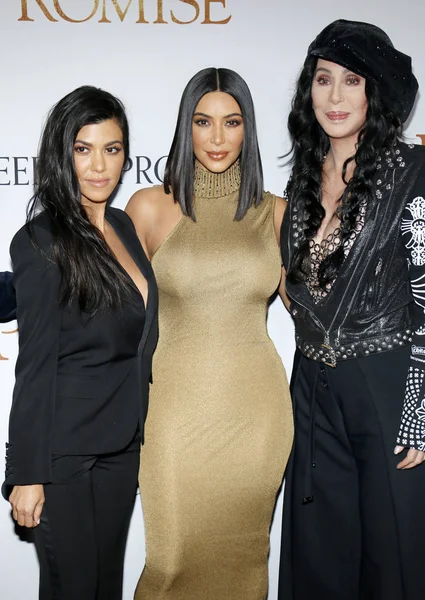 Kim Kardashian West, Cher et Kourtney Kardashian — Photo