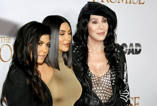 Kim Kardashian West, Cher en Kourtney Kardashian — Stockfoto