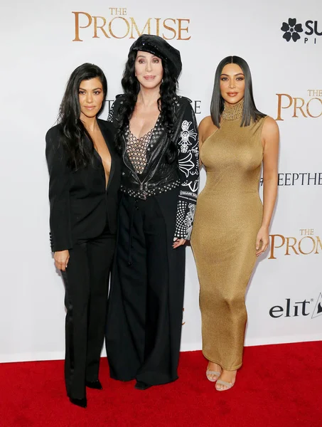 Kim Kardashian West, Cher et Kourtney Kardashian — Photo