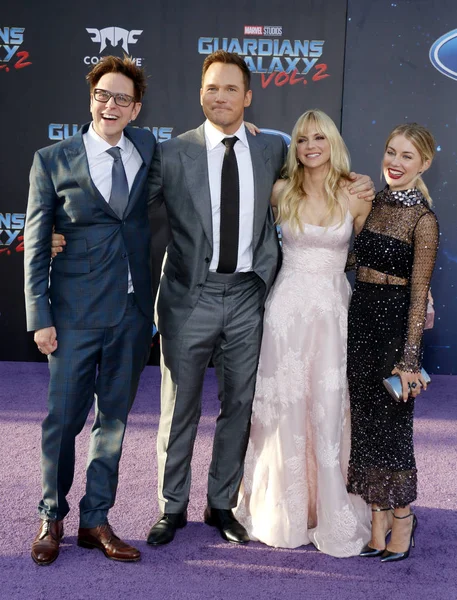 James Gunn, Chris Pratt, Anna Faris y Jennifer Holland — Foto de Stock