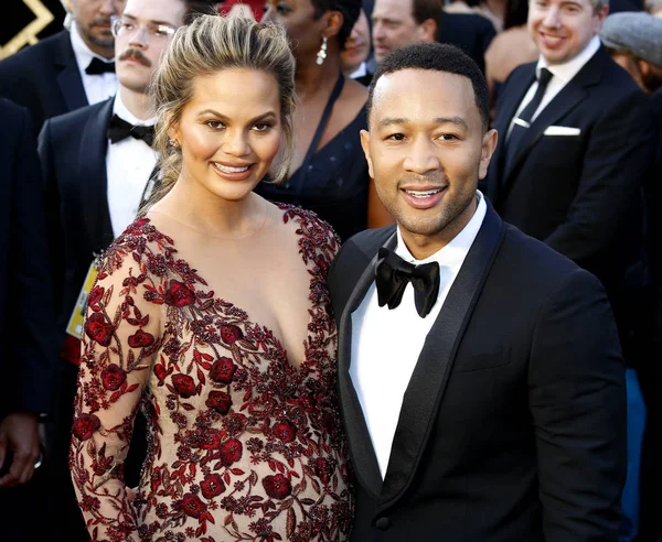 Chrissy Teigen ve John Legend