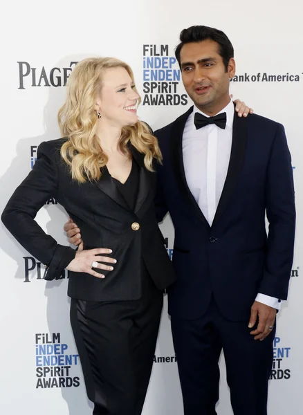 Kate McKinnon and Kumail Nanjiani — Stock Photo, Image