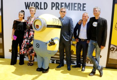 Pierre Tabut, Kyle Balda, Steve Carell, Kristen Wiig ve Dana Gaier