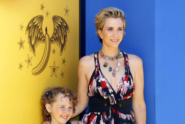 Nev Scharrel ve Kristen Wiig