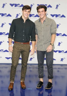 Grayson Dolan ve Ethan Dolan