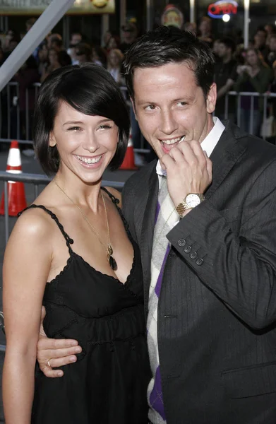 Ross mccall en jennifer love hewitt — Stockfoto