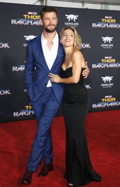 aktörler Chris Hemsworth ve Elsa Pataky