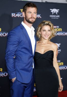 aktörler Chris Hemsworth ve Elsa Pataky