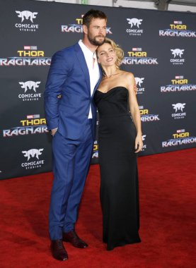 aktörler Chris Hemsworth ve Elsa Pataky