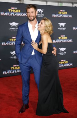 aktörler Chris Hemsworth ve Elsa Pataky