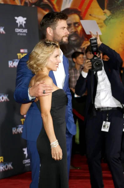 aktörler Chris Hemsworth ve Elsa Pataky
