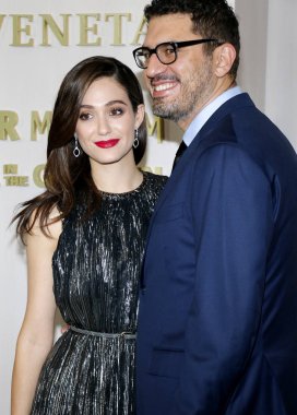 Emmy Rossum ve Sam Esmail