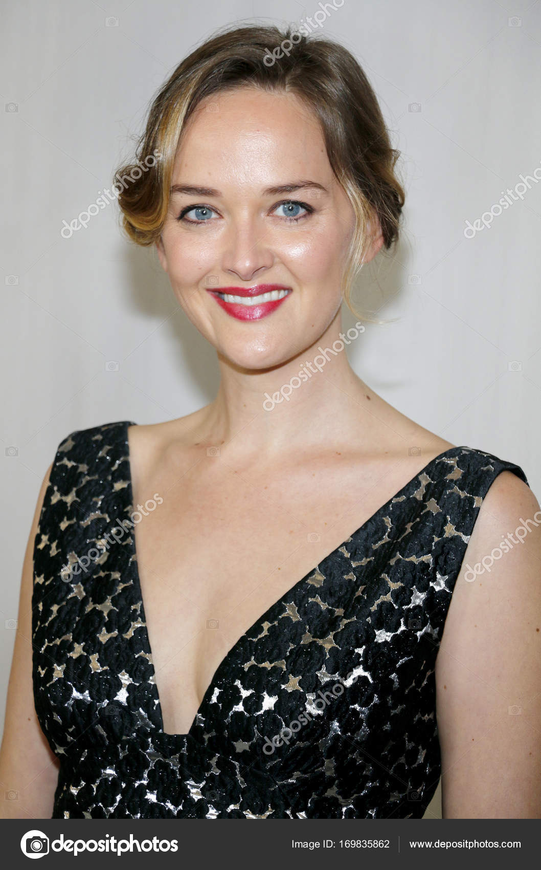 2019 year - Jess Weixler 2019 year