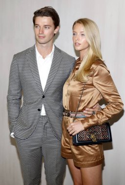 aktör Patrick Schwarzenegger ve Abby şampiyonu