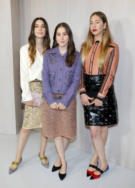 şarkıcı Danielle Haim ve Alana Haim