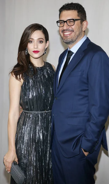 Emmy Rossum e Sam Esmail — Fotografia de Stock