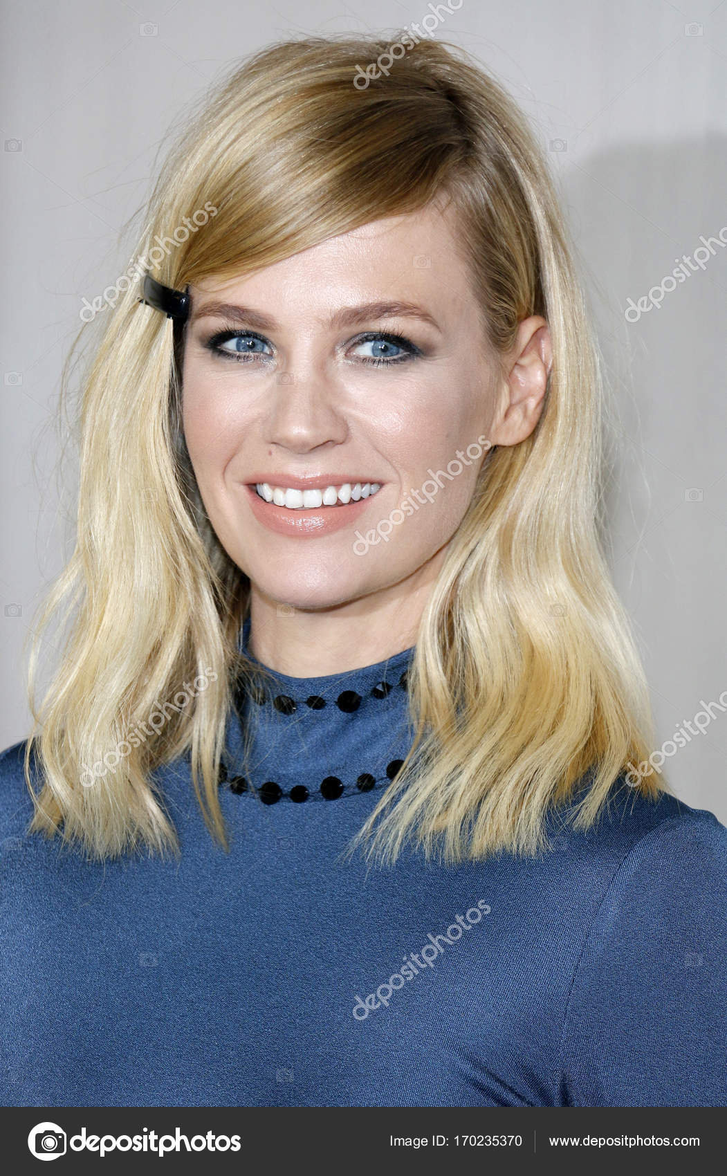 Actress January Jones — Stock Editorial Photo © PopularImages #170235370, image size:1051x1700