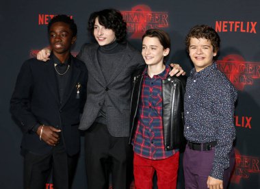 aktörler Noah Schnapp, Gaten Matarazzo, Caleb Mclaughlin ve Finn Wolfhard