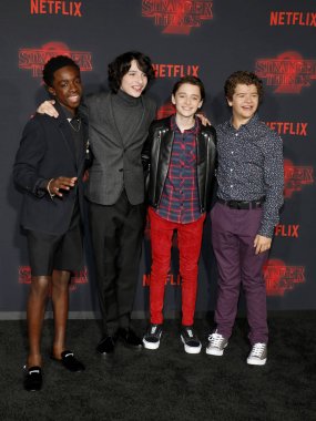 aktörler Noah Schnapp, Gaten Matarazzo, Caleb Mclaughlin ve Finn Wolfhard