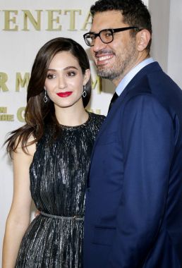 Emmy Rossum ve Sam Esmail