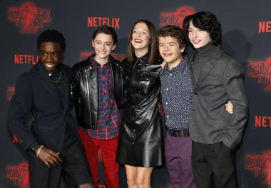 Noah Schnapp, Gaten Matarazzo, Millie Bobby Brown, Caleb Mclaughlin ve Finn Wolfhard